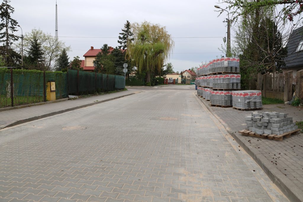 487049439_1216188659868655_3616089350567444975_n-1024x683 Zakończono remont ulicy Emilii Plater!