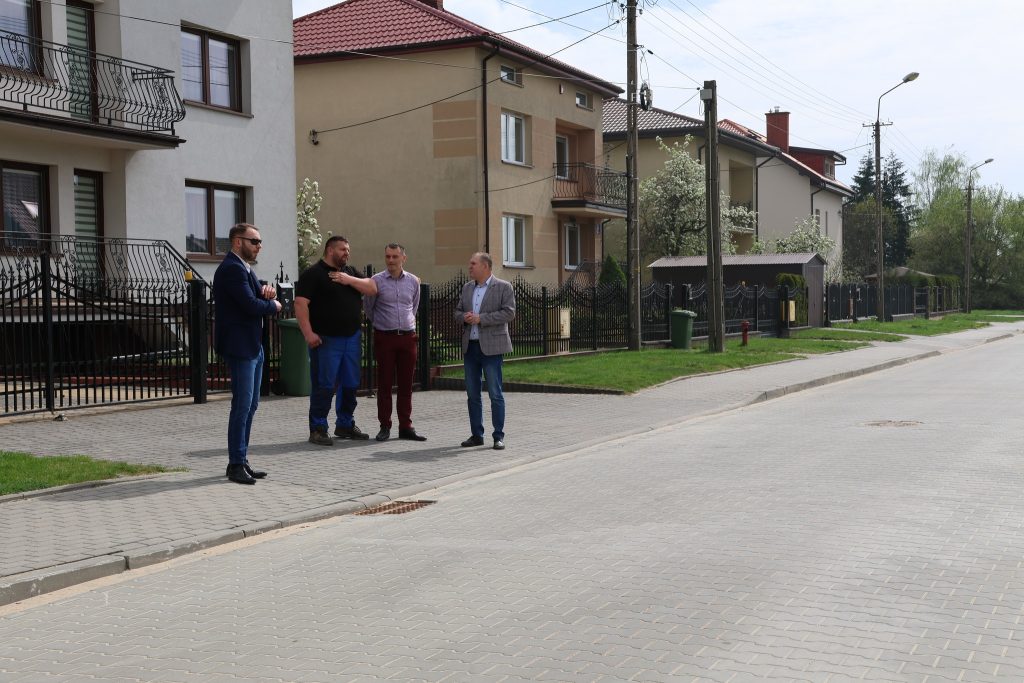 491292641_1216188936535294_7220838965367561854_n-1024x683 Zakończono remont ulicy Emilii Plater!