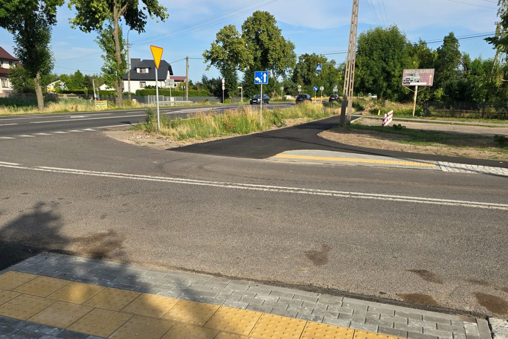 516577396_1275206520633535_2993439317771741032_n-1024x683 Ścieżka pieszo-rowerowa wzdłuż „Dziesiątki”