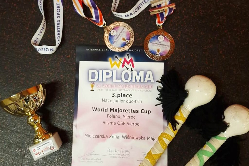541747913_122130306338896704_1217942123354355240_n-1024x683 Brązowe medale dla mażoretek
