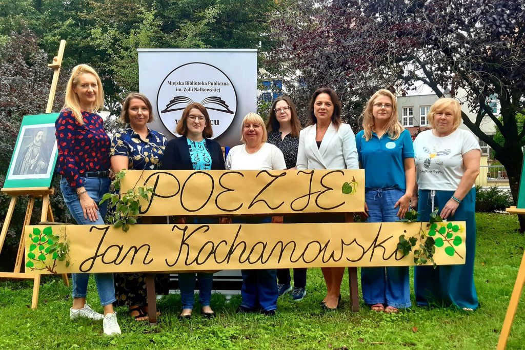 544848885_1197148645788924_1329137400291123777_n-1024x683 Narodowe Czytanie na skwerze im. Bartosza Paprockiego