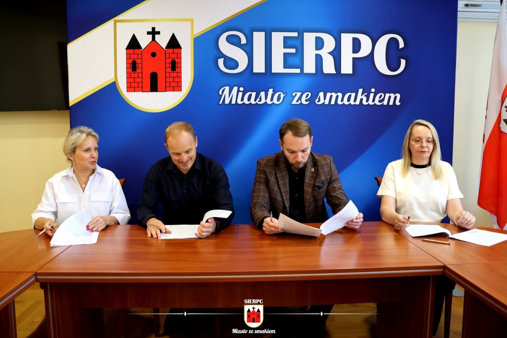 545553571_122131756118896704_3272022573794205688_n-1024x683 Termomodernizacja Urzędu Miejskiego