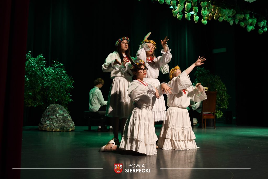 545652400_1569450184387563_8928759619342092433_n-1024x683 Narodowe Czytanie w Centrum Kultury i Sztuki