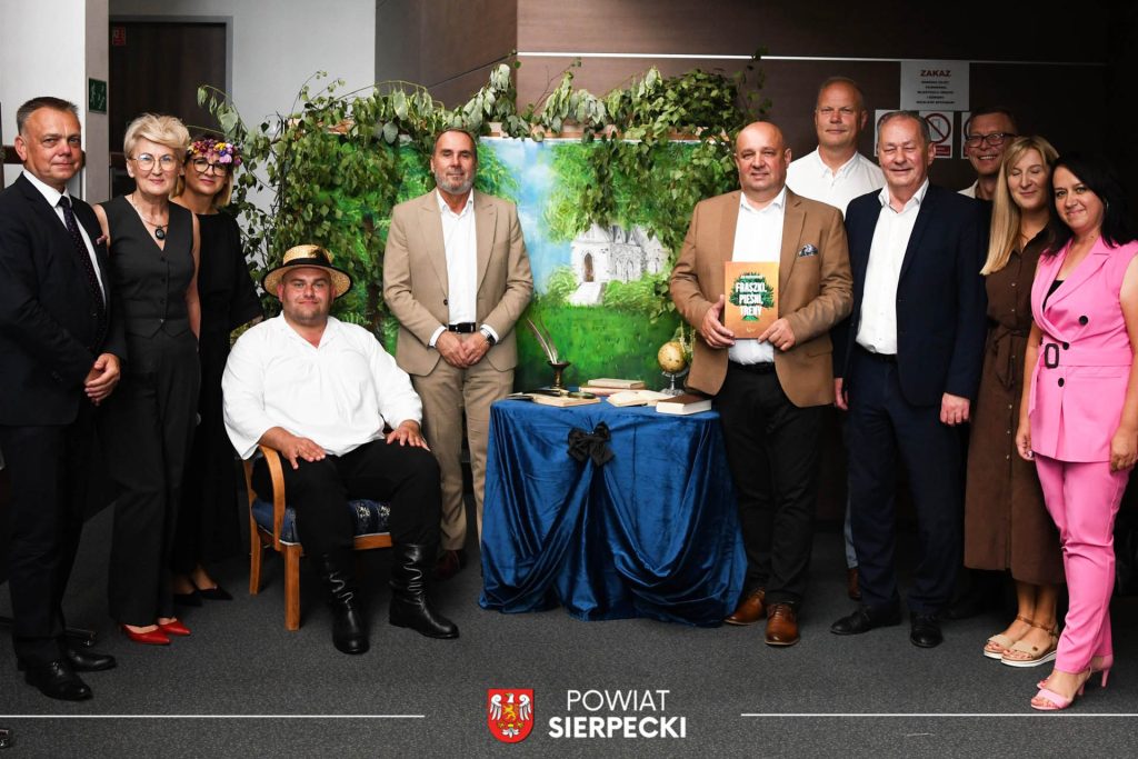 545902059_1569448691054379_2382088692410714611_n-1024x683 Narodowe Czytanie w Centrum Kultury i Sztuki