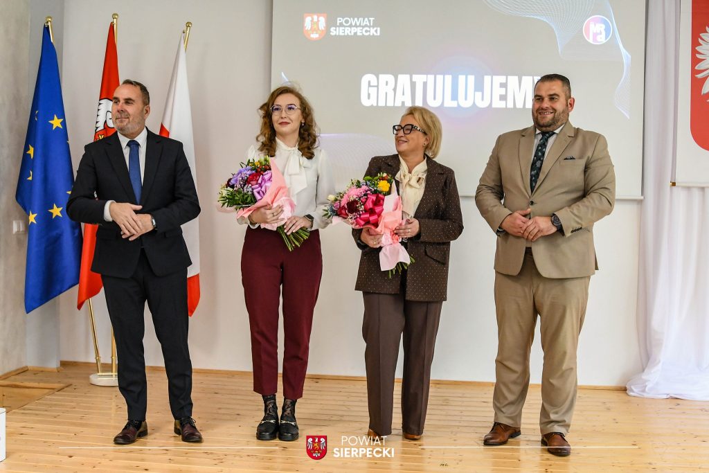 566257245_1611799540152627_8595041001151486771_n-1024x683 Inauguracja I kadencji Młodzieżowej Rady Powiatu Sierpeckiego