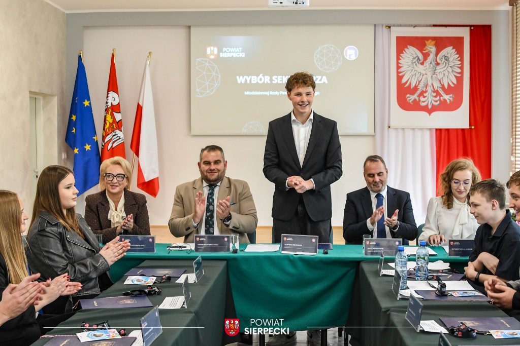 567191199_1611799396819308_5836290303995709997_n-1024x683 Inauguracja I kadencji Młodzieżowej Rady Powiatu Sierpeckiego