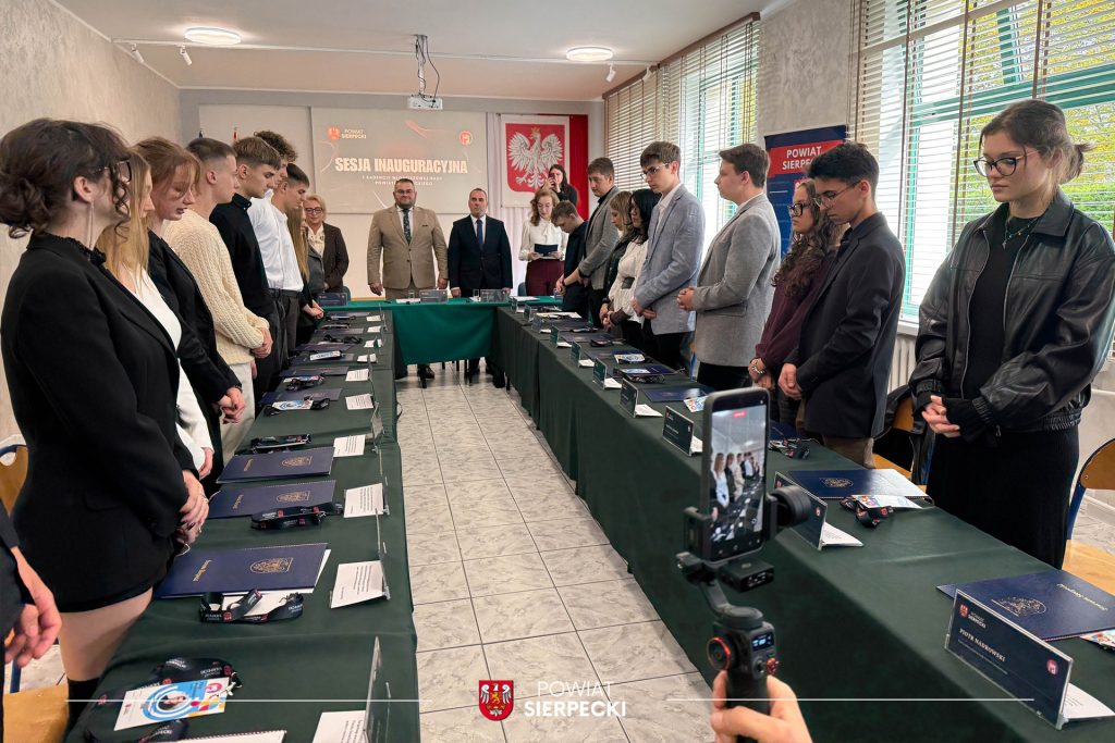567704100_1611798420152739_6900584974625486748_n-1024x683 Inauguracja I kadencji Młodzieżowej Rady Powiatu Sierpeckiego