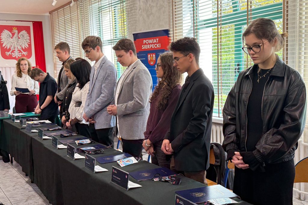 569597446_1611800413485873_1058765031109970151_n-1024x683 Inauguracja I kadencji Młodzieżowej Rady Powiatu Sierpeckiego