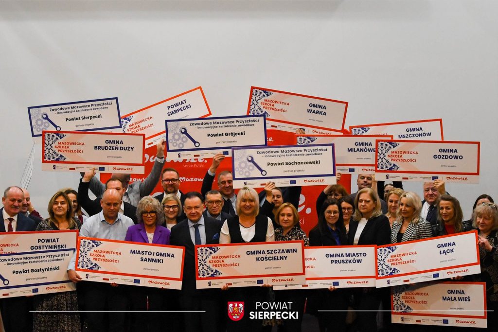 576994425_1626029785396269_685561551112647774_n-1024x683 Wsparcie dla szkół z terenu powiatu