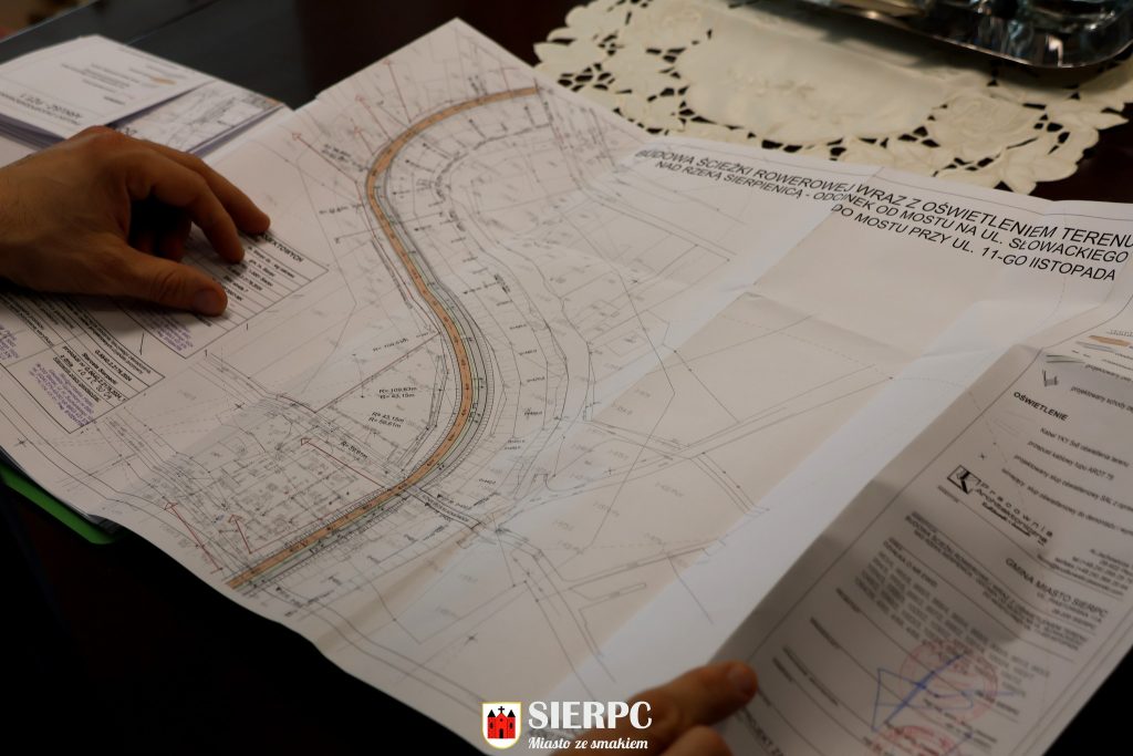 588567431_1391130915707761_6023315087595739871_n-1024x683 Ścieżka rowerowa wzdłuż Sierpienicy coraz bliżej!