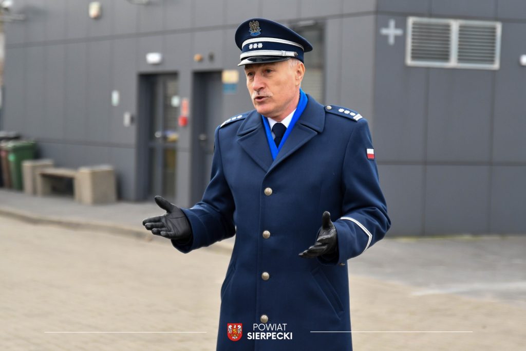 599530832_1662184928447421_2391674409992802471_n-1024x683 Nowe radiowozy w Komendzie Powiatowej Policji