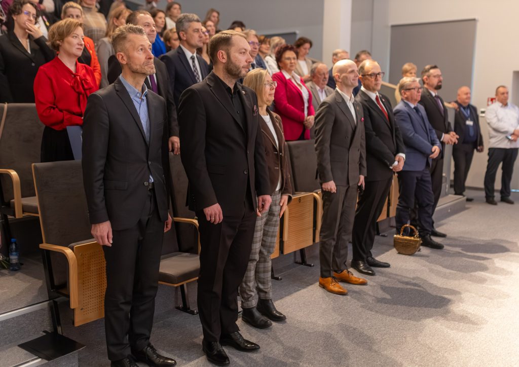 630336104_122158975820896704_1655475601550876758_n-1024x724 Odznaczenia dla pracowników sierpeckiej oświaty