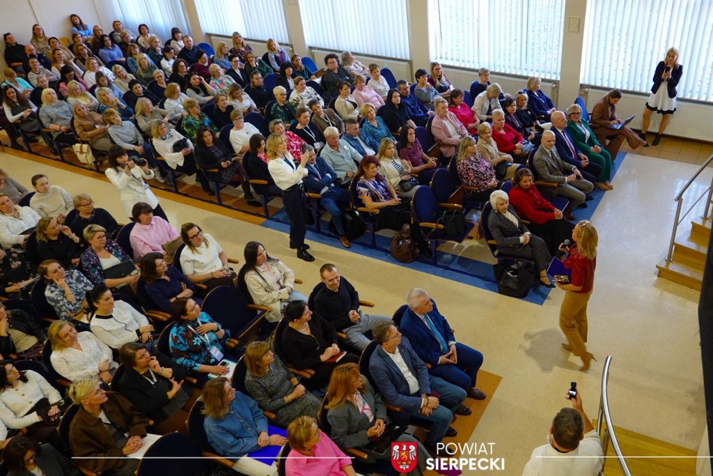 649844855_1733675164631730_1717051763135595634_n-3-1024x683 Spotkanie dotyczące „Reformy 26 – Kompas Jutra"