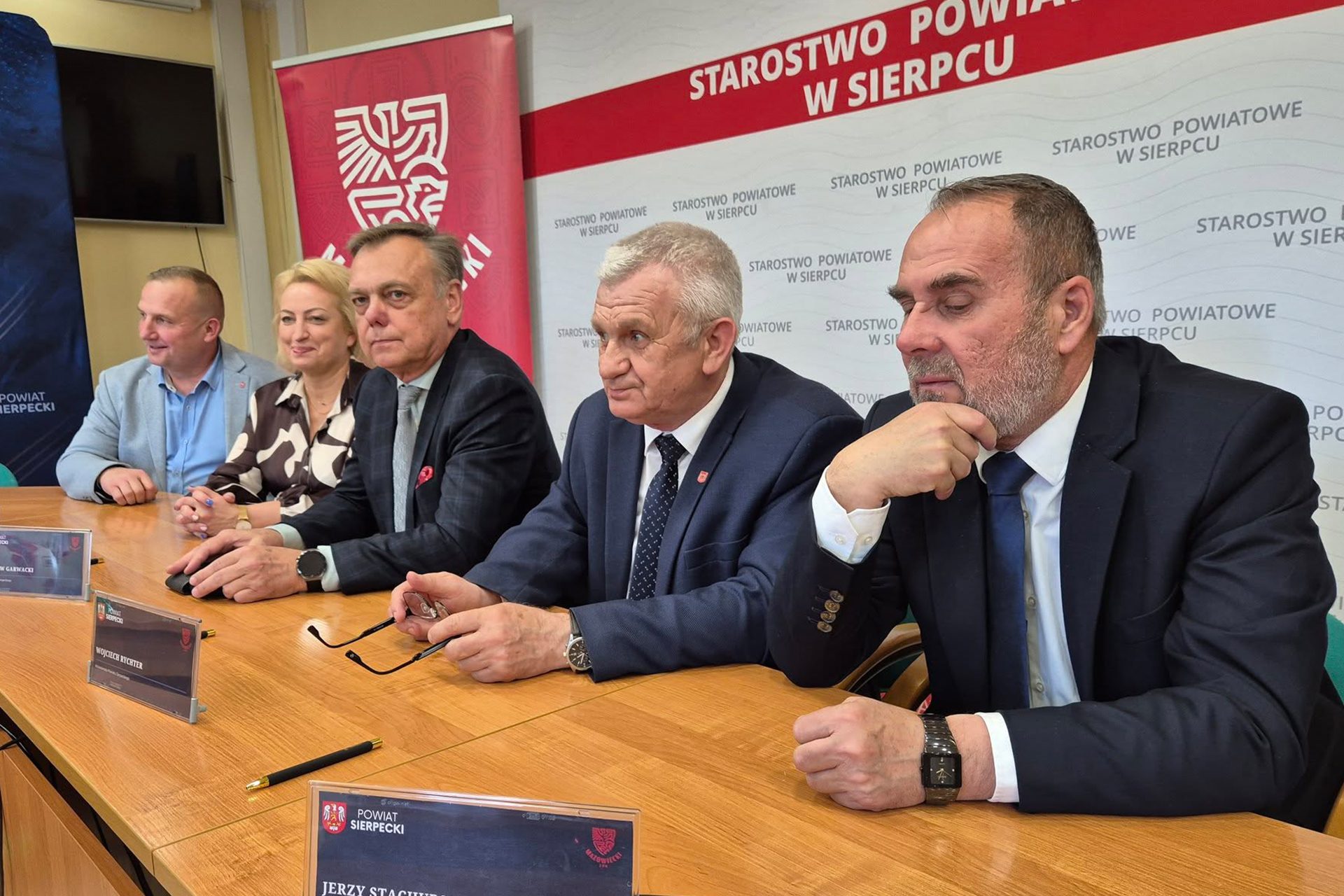 689000498_1556432079387452_2514399141989018526_n Powstaną Kadry Powiatowe U-9