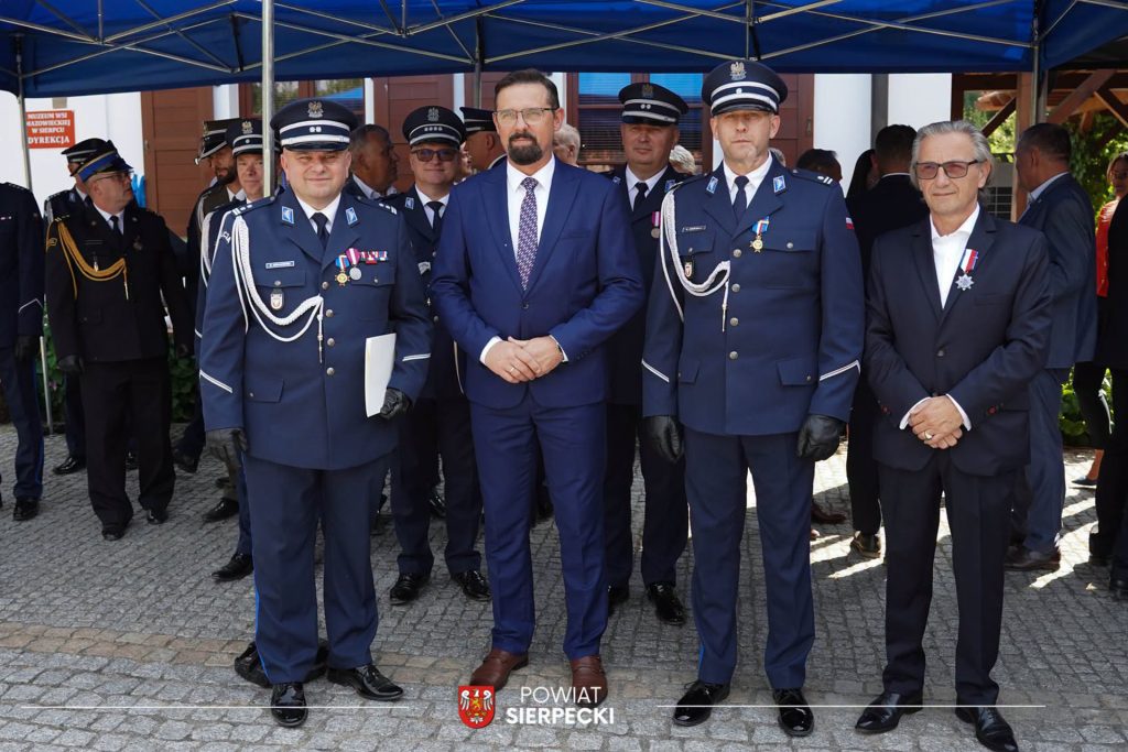 741827970_1748700382804330_4686616556216075107_n-1024x683 Święto Policji w powiecie sierpeckim