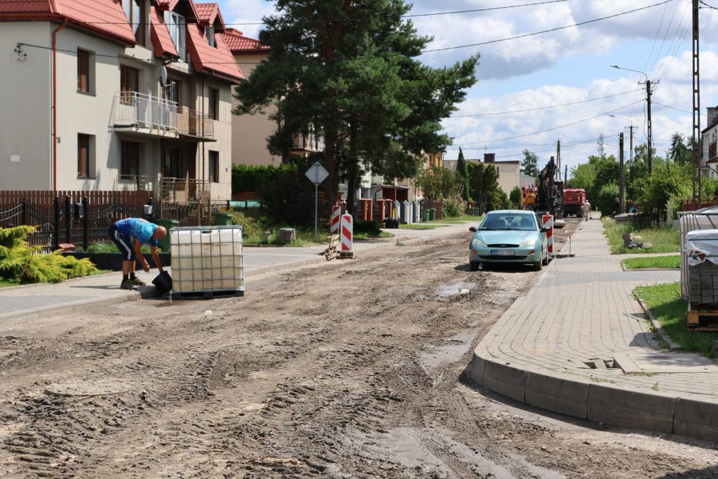 758274187_1011299381529553_6619636386133772456_n-1024x683 Prace na ul. Pułaskiego już trwają!